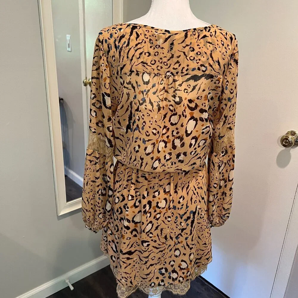 WHBM Long Sleeve Animal Print Blouson Dress with Lace Trim, Size 6